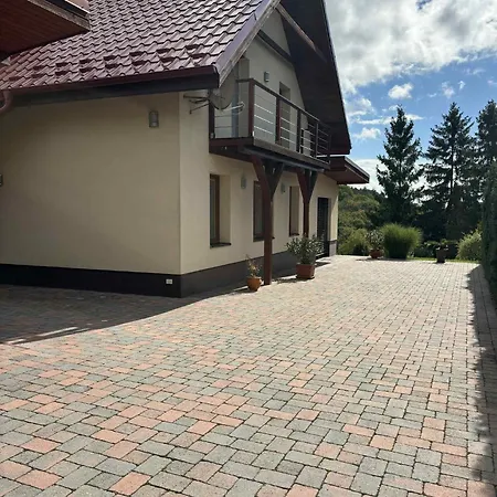 Dom Pri Vezi بيت للعطل